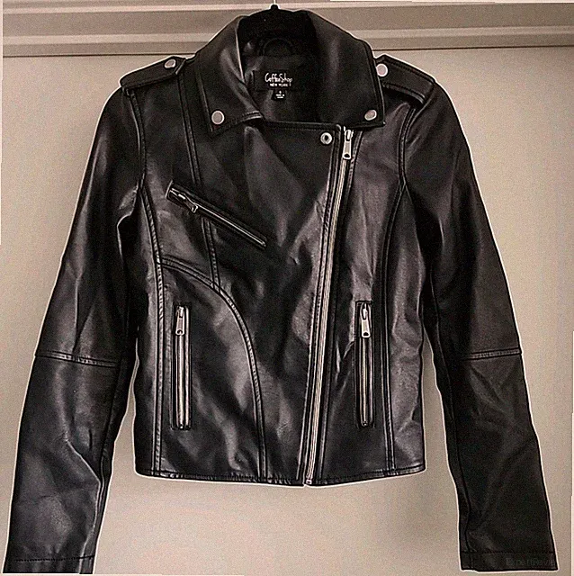 Black Faux Leather Moto Biker Jacket CoffeeShop NY Asymmetrical Zip Small EUC